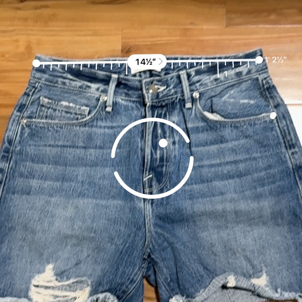 Good American Denim Shorts - Picture 5 of 5
